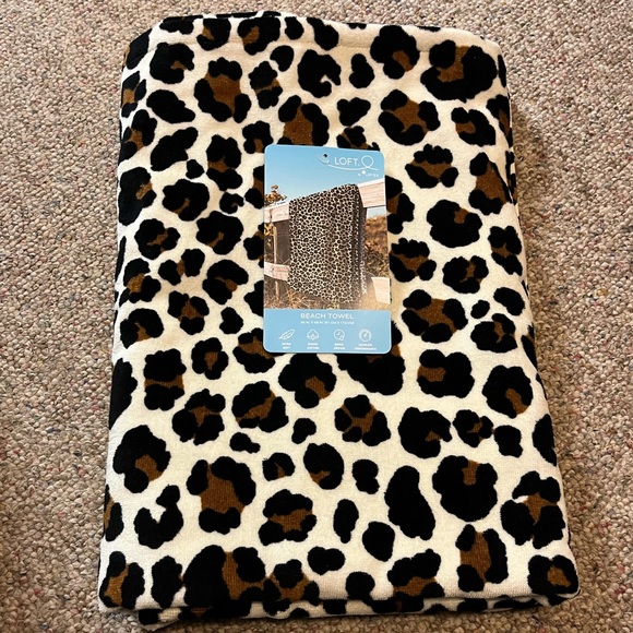 🆕 Loft by Loftex Leopard Oversized Beach Towel - Picture 2 of 9